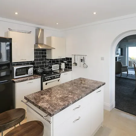 Ammonite Cottage, Saltburn-by-the-sea * Hinderwell